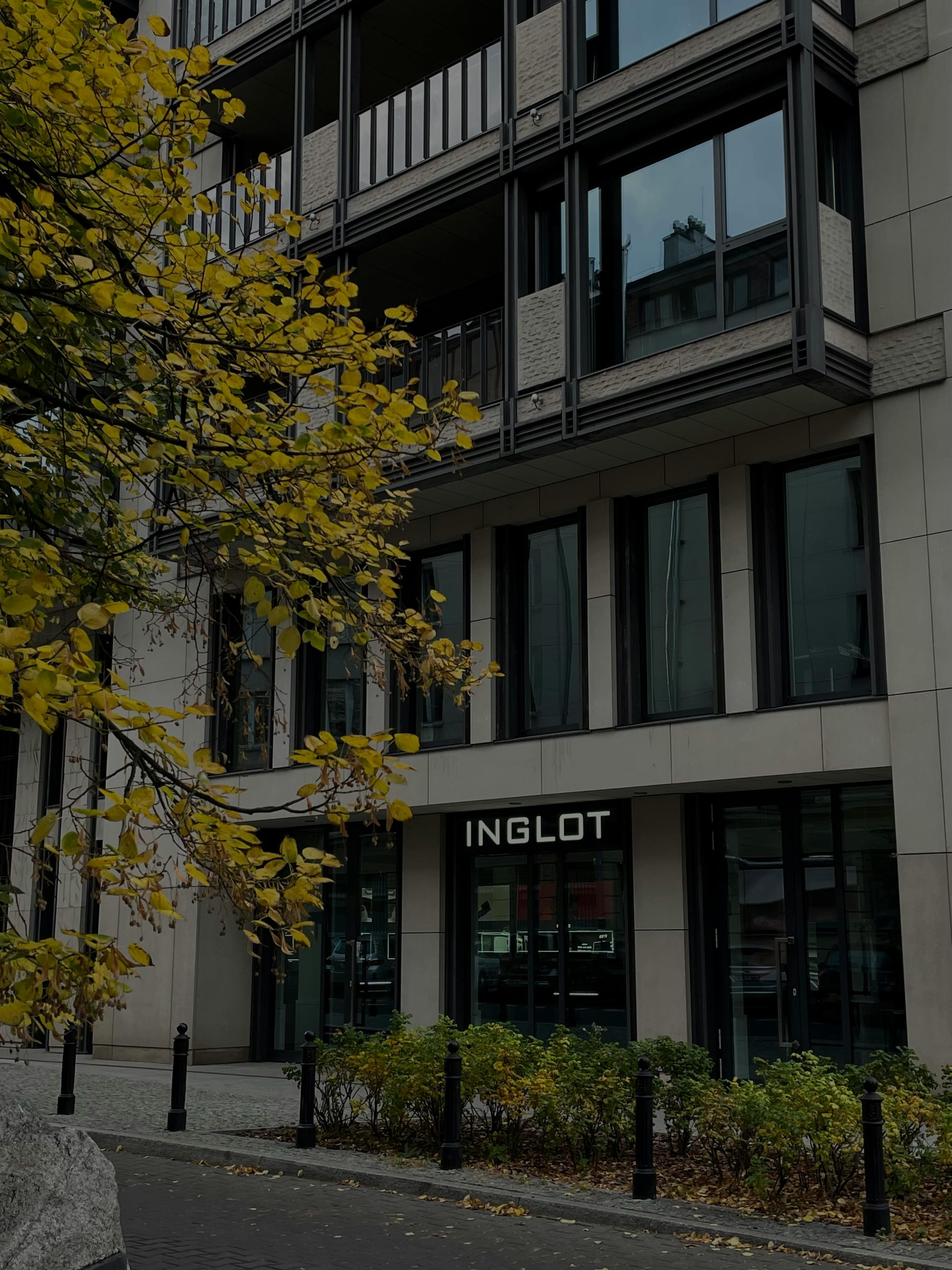 Иногородний спрос на новостройки Новосибирска растет: как это меняет ликвидность коммерции на первых этажах